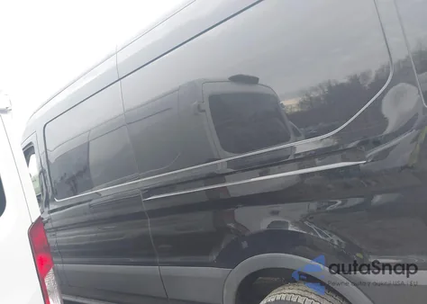 2024 Ford Transit-250 z USA, uszkodzony, nr VIN 1FTBR1C82RKB46181